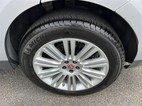 Used 2020 Jaguar F-PACE Premium image 16