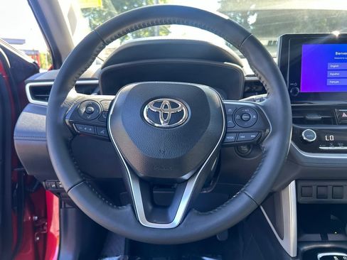 Certified 2025 Toyota Corolla Cross LE AWD/4WD image 14