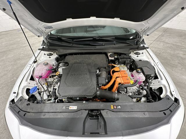 Used 2025 Hyundai Elantra Limited FWD image 19