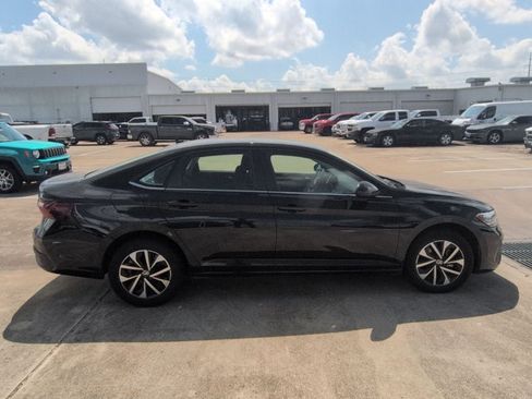 Used 2024 Volkswagen Jetta S FWD image 4
