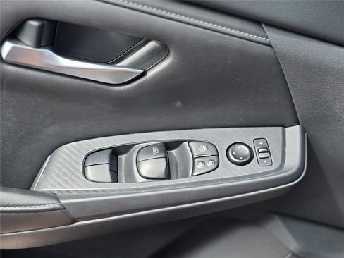 Used 2024 Nissan Sentra SV FWD image 22