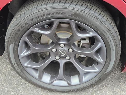 Used 2019 Chrysler 300 Touring w/ Sport Appearance Package RWD image 10