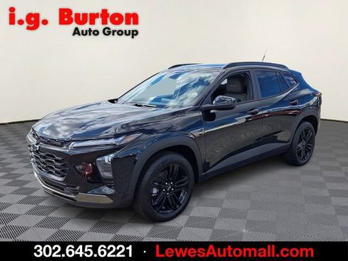 New 2026 Chevrolet Trax ACTIV w/ Driver Confidence Package FWD image 2