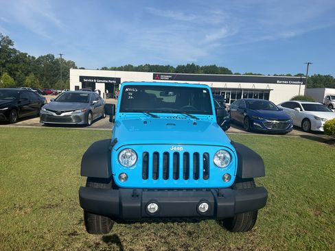 Used 2018 Jeep Wrangler Sport AWD/4WD image 2