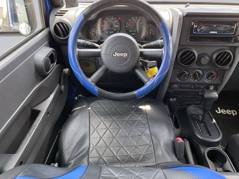 Used 2009 Jeep Wrangler X AWD/4WD image 15