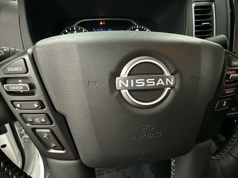 Used 2022 Nissan Frontier SV image 15