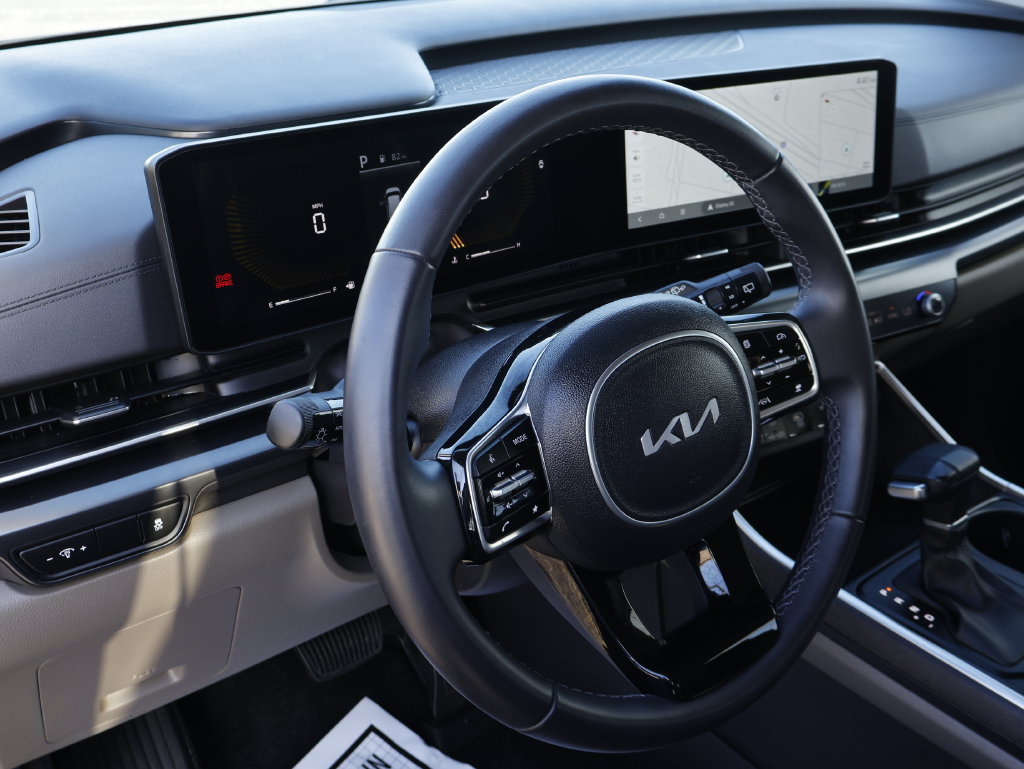 Certified 2026 Kia Carnival FWD image 34