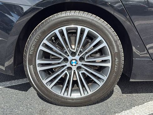 Used 2020 BMW 530i xDrive w/ Premium Package image 14