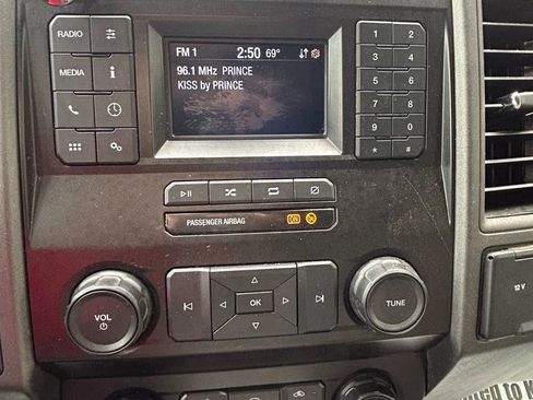 Used 2022 Ford F350 XL w/ Power Equipment Group image 19