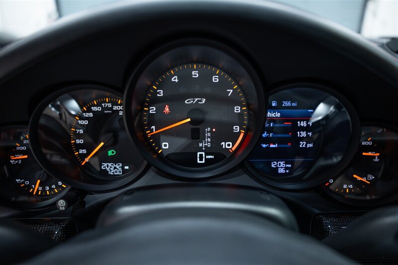 Used 2014 Porsche 911 GT3 RWD image 17