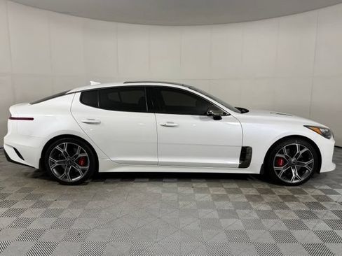 Used 2018 Kia Stinger GT2 AWD/4WD image 9