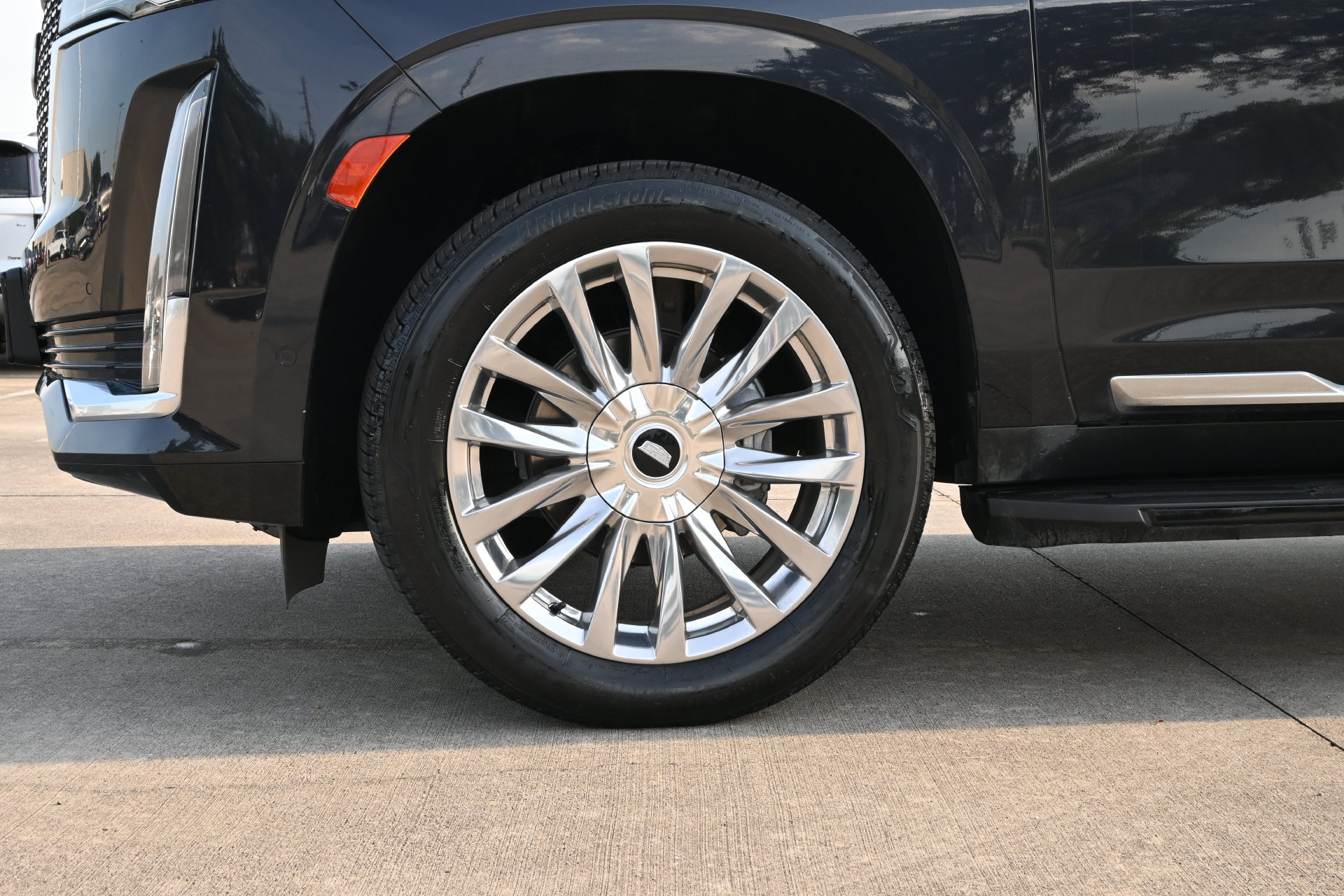 Certified 2023 Cadillac Escalade Premium Luxury w/ Performance Package AWD/4WD image 27