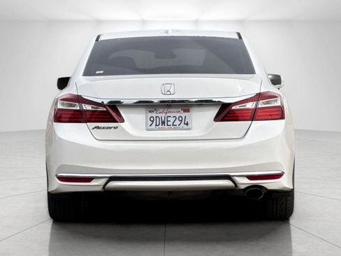 Used 2017 Honda Accord EX-L image 4