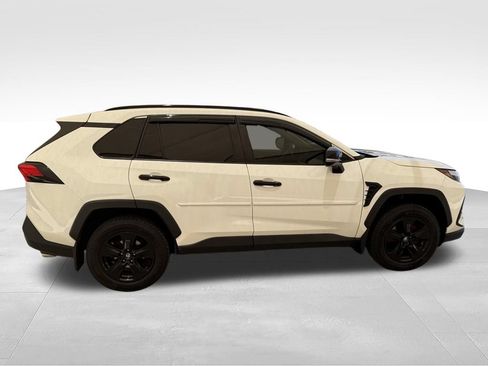 Used 2022 Toyota RAV4 XLE w/ Convenience Package AWD/4WD image 7