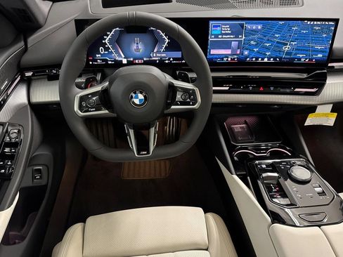 Used 2026 BMW 530i w/ M Sport Package RWD image 27