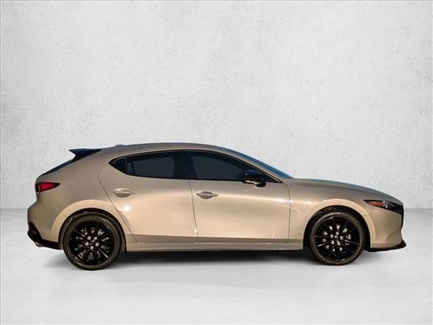 Used 2024 MAZDA MAZDA3 Hatchback w/Premium Plus Pkg image 4