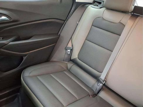 Used 2024 Chevrolet Trax ACTIV w/ Sunroof Package image 16