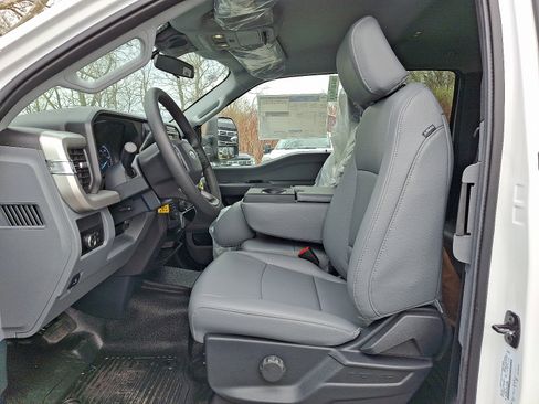 New 2025 Ford F550 4x4 SuperCab Super Duty w/ XL Chrome Package image 6