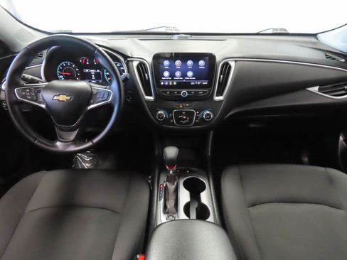 Used 2025 Chevrolet Malibu RS FWD image 12