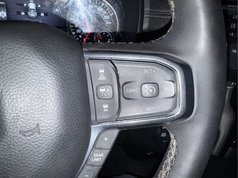 Used 2025 RAM 1500 Laramie AWD/4WD image 12
