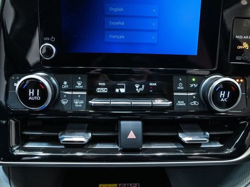 Certified 2025 Toyota Highlander XLE image 23