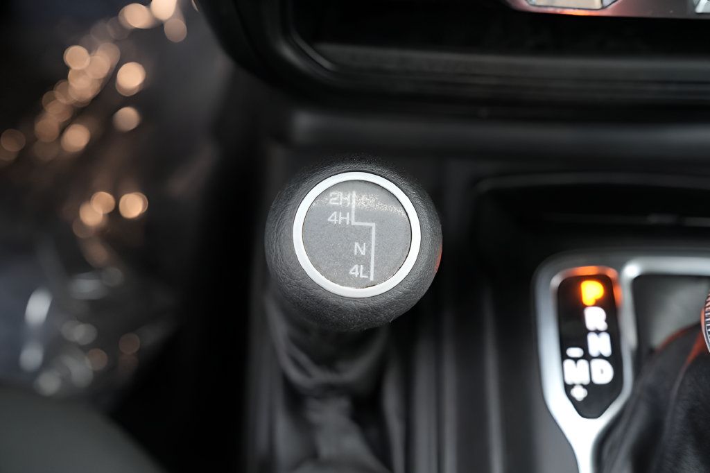 Used 2021 Jeep Gladiator Sport AWD/4WD image 31