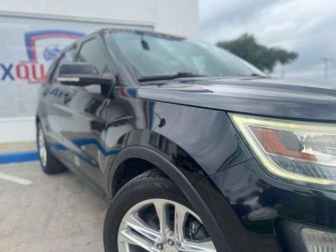 Used 2017 Ford Explorer Limited w/ Equipment Group 301A FWD image 22