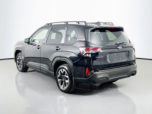 Used 2025 Subaru Forester Premium w/ Convenience Package #2 image 7