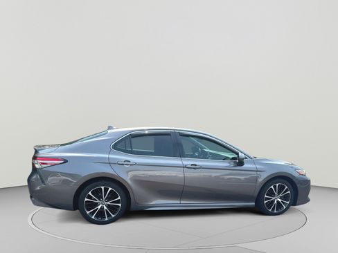 Used 2019 Toyota Camry SE FWD image 34