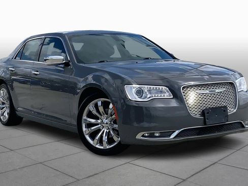 Used 2018 Chrysler 300 Limited image 2