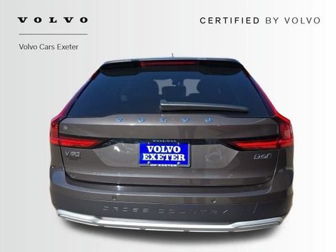 Certified 2025 Volvo V90 B6 Cross Country Ultra image 9