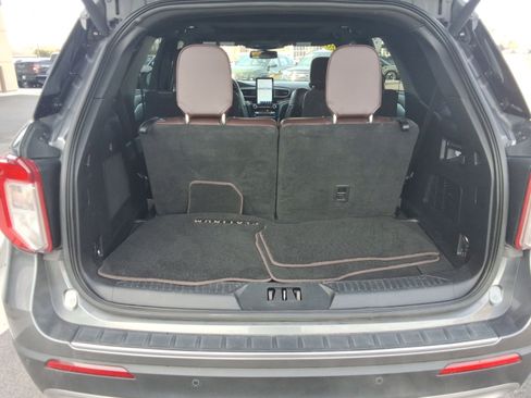 Used 2022 Ford Explorer Platinum w/ Equipment Group 601A image 32