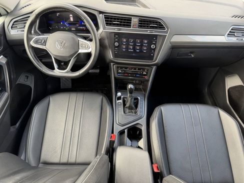 Used 2024 Volkswagen Tiguan SE FWD image 13
