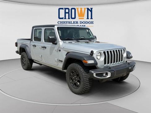 Used 2023 Jeep Gladiator Sport w/ Trailer Tow Package AWD/4WD image 1