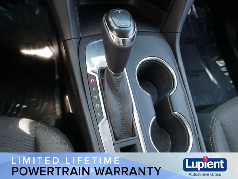 Used 2018 Chevrolet Equinox LT FWD image 21