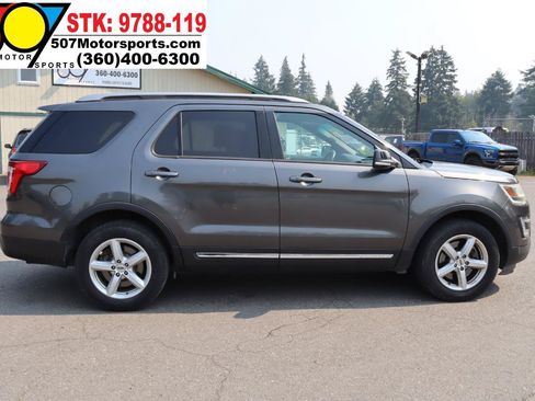 Used 2016 Ford Explorer XLT AWD/4WD image 10