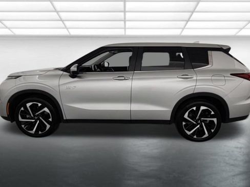 Used 2024 Mitsubishi Outlander SE AWD/4WD image 5