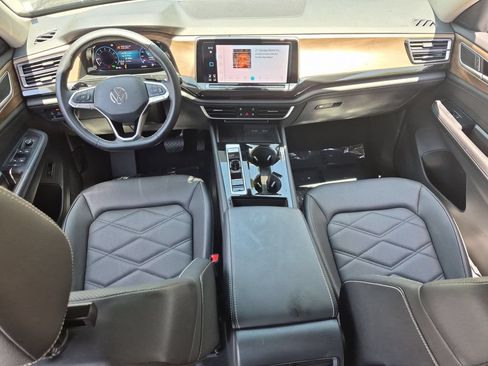 Used 2025 Volkswagen Atlas SE FWD image 25