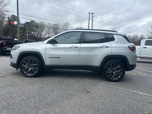 New 2026 Jeep Compass Latitude image 4