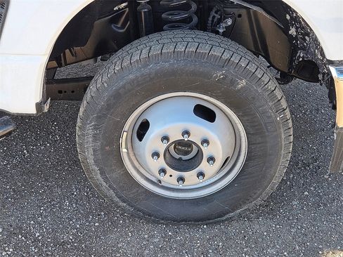 New 2026 Ford F350 XL w/ XL Chrome Package image 8