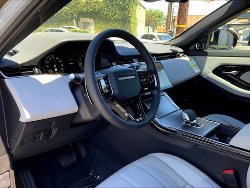 New 2026 Land Rover Range Rover Evoque S image 9