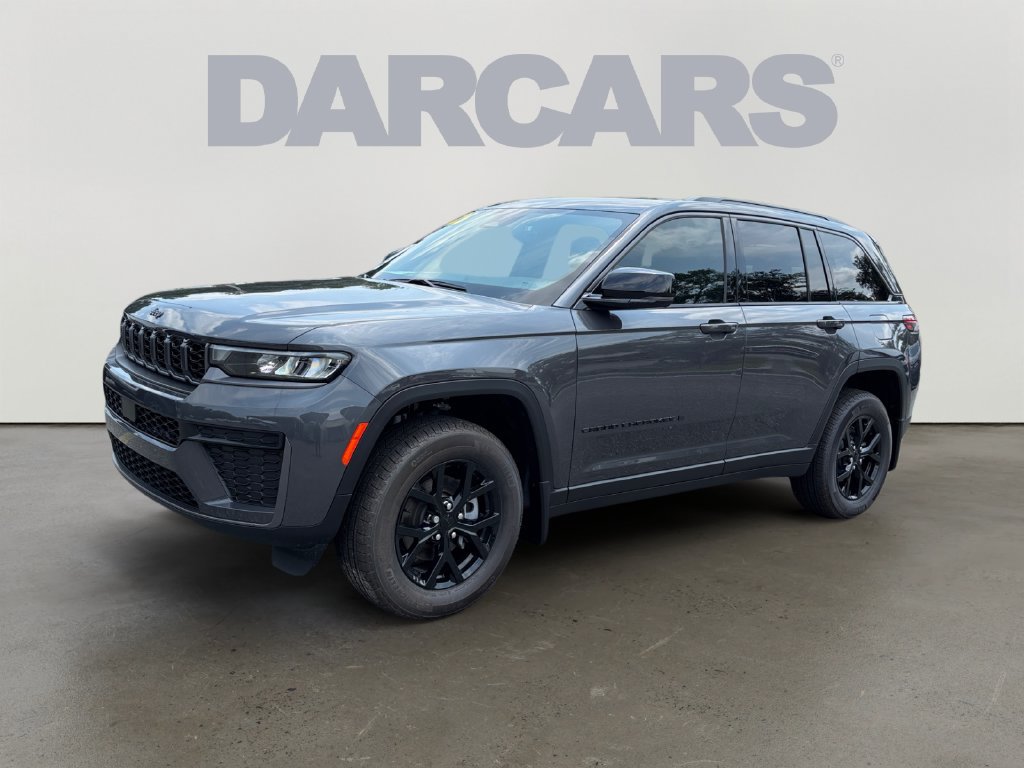 New 2026 Jeep Grand Cherokee Altitude AWD/4WD image 3