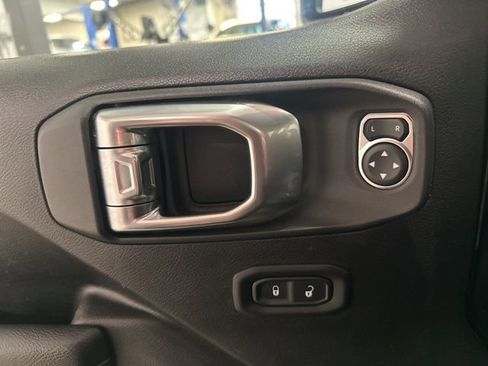 Used 2022 Jeep Wrangler Unlimited Sport S image 9