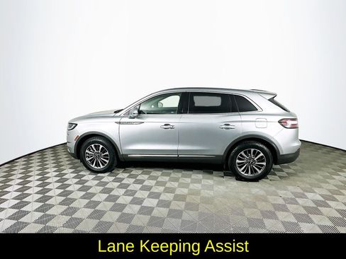 Used 2022 Lincoln Nautilus Reserve image 6