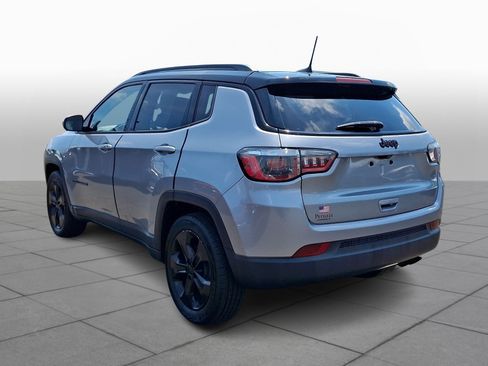 Used 2019 Jeep Compass Latitude FWD image 5