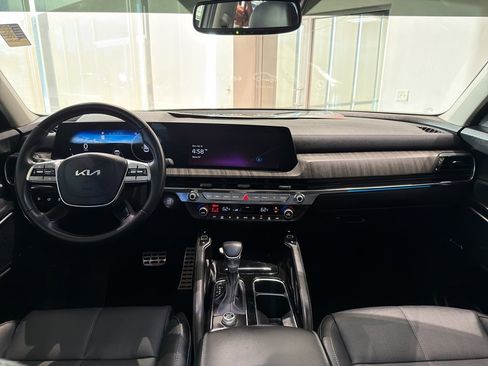 Used 2024 Kia Telluride SX w/ Towing Package image 16