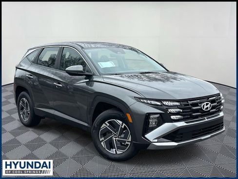 New 2026 Hyundai Tucson Blue SE image 1