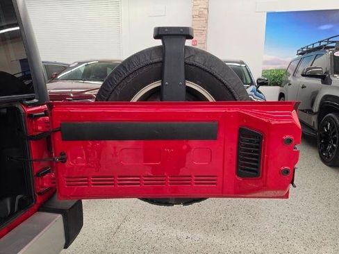 Used 2015 Jeep Wrangler Sahara AWD/4WD image 39