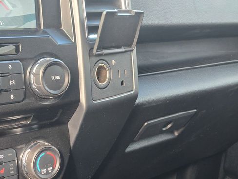 Used 2016 Ford F150 XLT w/ Equipment Group 302A Luxury image 41