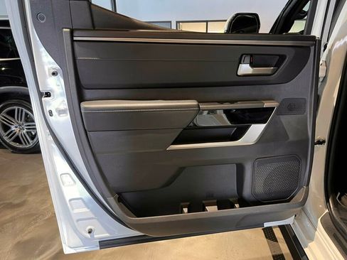 Used 2025 Toyota Tundra Limited image 21